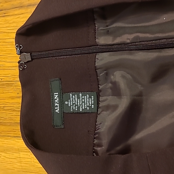 Alfani Women's Size 8 Burgundy Skirt - Picture 4 of 7